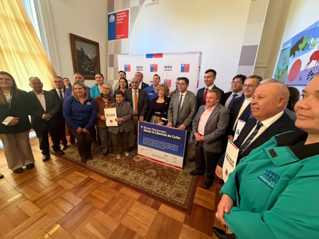 Ministra Catalina Parot junto a representantes de iglesias y organizaciones religiosas del Biobío